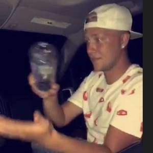 Meet your Posher, Levi